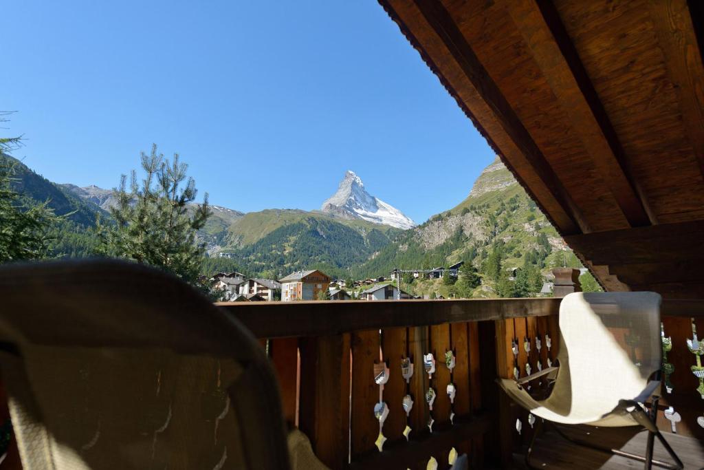 Chalet Kisseye With Heated Pool And Matterhorn Views Apartment Цермат Стая снимка